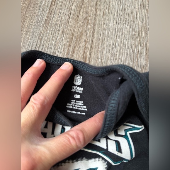 Philadelphia Eagles Onesie Baby Size 9-12 Mo Black Green - Picture 3 of 6